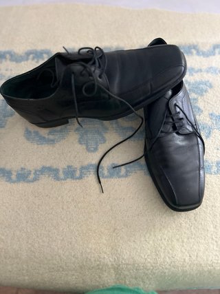 Zapatos de vestir negros de cuero