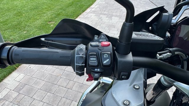 BMW R1250GS ADVENTURE TRIPLE BLACK