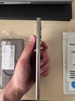 Samsung Galaxy S24 Ultra 1TB Titanium + Extras