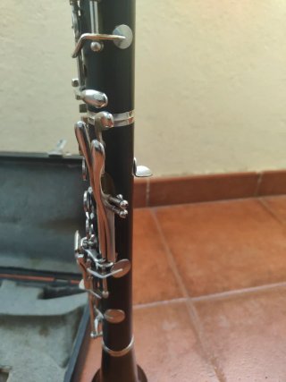 Clarinete antiguo con estuche