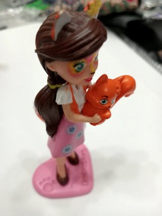 Muñeca Enchantimals con ardilla