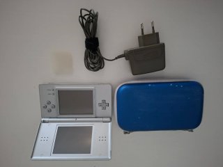 Nintendo DS Lite Plata con juegos