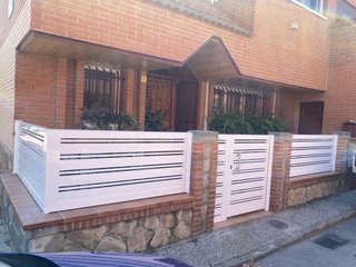 Carpintero de aluminio oficial de 1