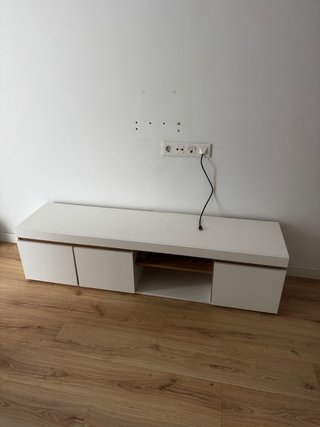 Mueble TV blanco y madera