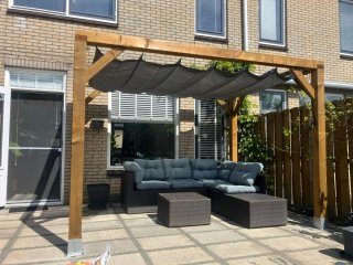 Pérgola de madera con