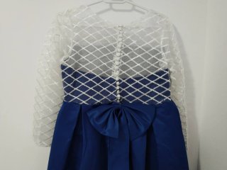 Vestido de fiesta azul y blanco