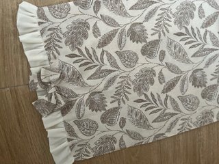 Runner shabby cotone con balza in misto lino