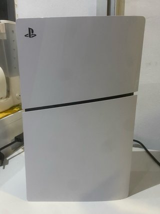 PlayStation 5 Slim + lector + Star Wars Outlaws