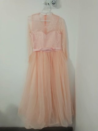 Vestido rosa de tul y encaje