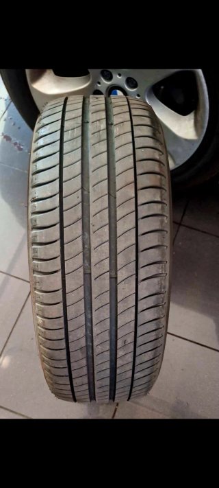215/50 R18 92W