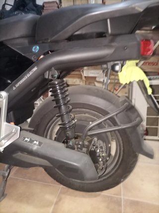 Super Soco CPX Eléctrica Scooter Negra Averiada.