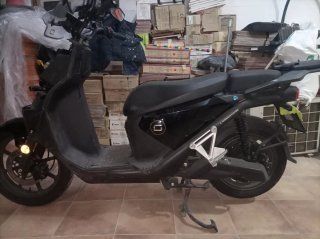 Super Soco CPX Eléctrica Scooter Negra Averiada.
