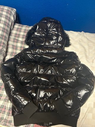Chaqueta Moncler Negra Brillante con Capucha