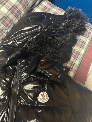 Chaqueta Moncler Negra Brillante con Capucha