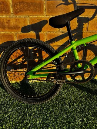 Bicicleta BMX Verde