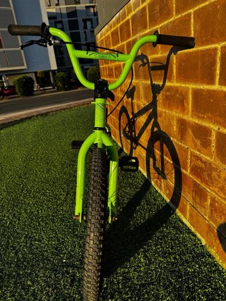 Bicicleta BMX Verde