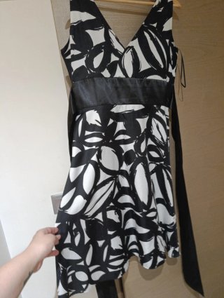 Vestido de fiesta estampado blanco y negro
