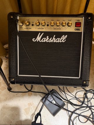 Amplificador Marshall DSL1 valvular