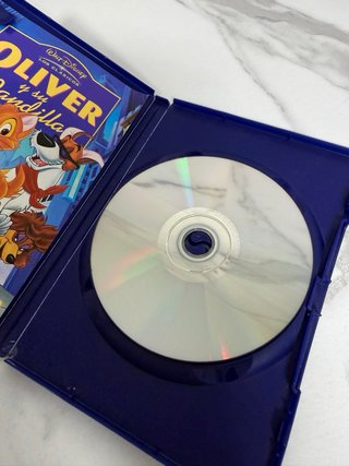DVD Oliver y su Pandilla Disney Español