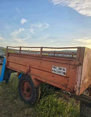 Tractor Agria con cultivador 6 ganchos