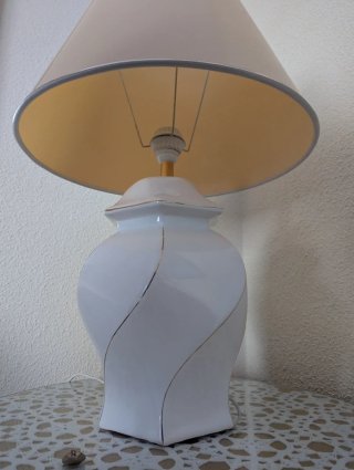 Lámpara de salón cerámica blanca y dorada