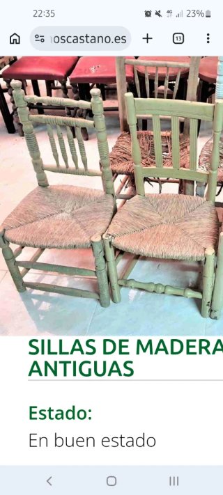 Sillas de madera y mimbre
