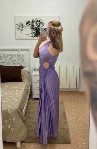 Vestido lila largo plisado para eventos