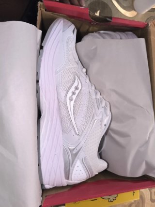 Zapatillas Saucony ProGrid Omni 9 Blancas talla 45