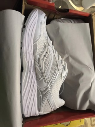 Zapatillas Saucony ProGrid Omni 9 Blancas talla 45
