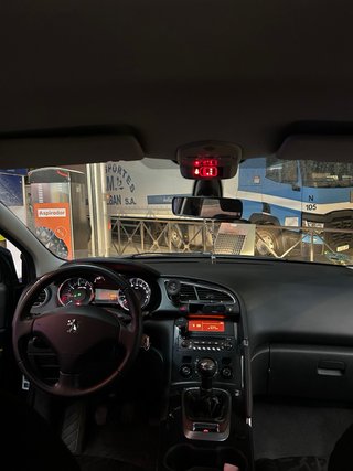 Peugeot 3008 2011