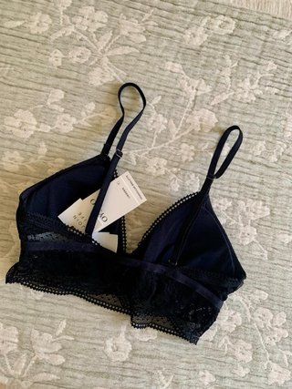 Bralette encaje Oysho negro