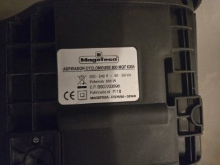 Aspirador Magefesa sin bolsa 800W