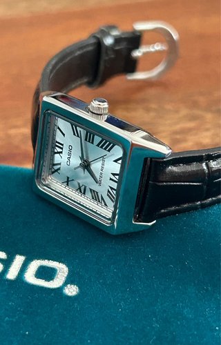 Reloj Casio estilo Cartier Tank