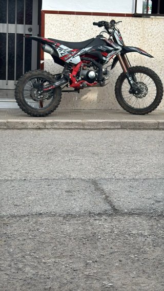 Pit Bike 125cc Motocross Negra y Roja