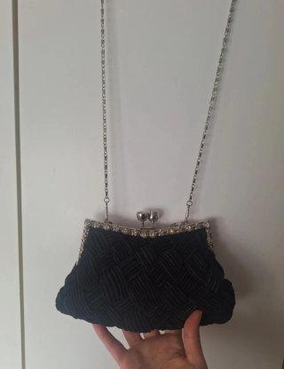 Bolso de fiesta negro con cadena