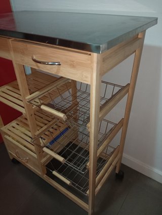 Mueble verdulero con ruedas