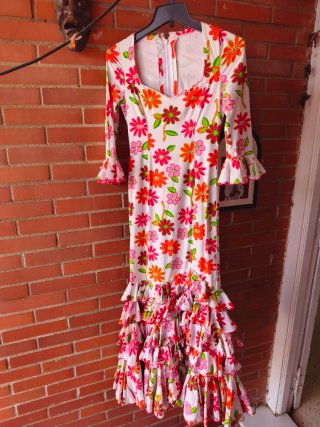 Vestido de flamenca niña rosa con volantes