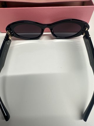 Óculos de Sol Miu Miu Pretos