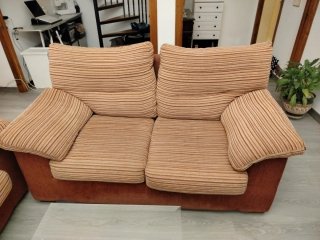 Sofá de 2 plazas beige y marrón