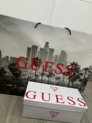 Bolsa y caja Guess original