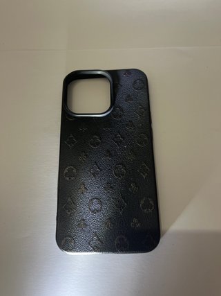 Funda iPhone 17 Negra Estampada