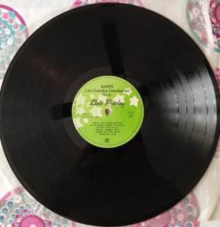 Caja de 8 vinilos sin carpeta Pop y Rock.