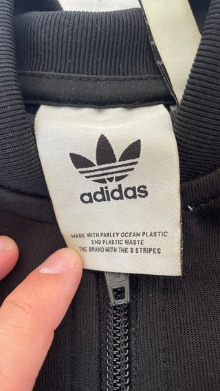 Chaqueta Adidas Negra con Rayas Blancas