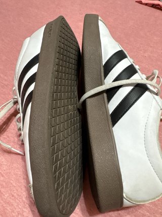 Zapatillas Adidas Blancas y Negras
