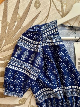 Blusa Zara Estampada Azul y Blanca