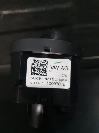Mando Luces VW Golf 5G0941431BD
