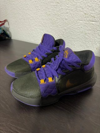 Zapatos Nike LeBron Witness Morado Negro