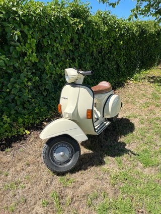 Vespa P200E