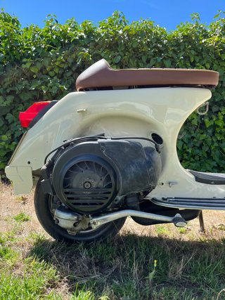 Vespa P200E