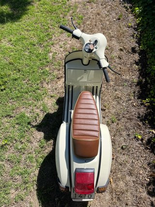 Vespa P200E